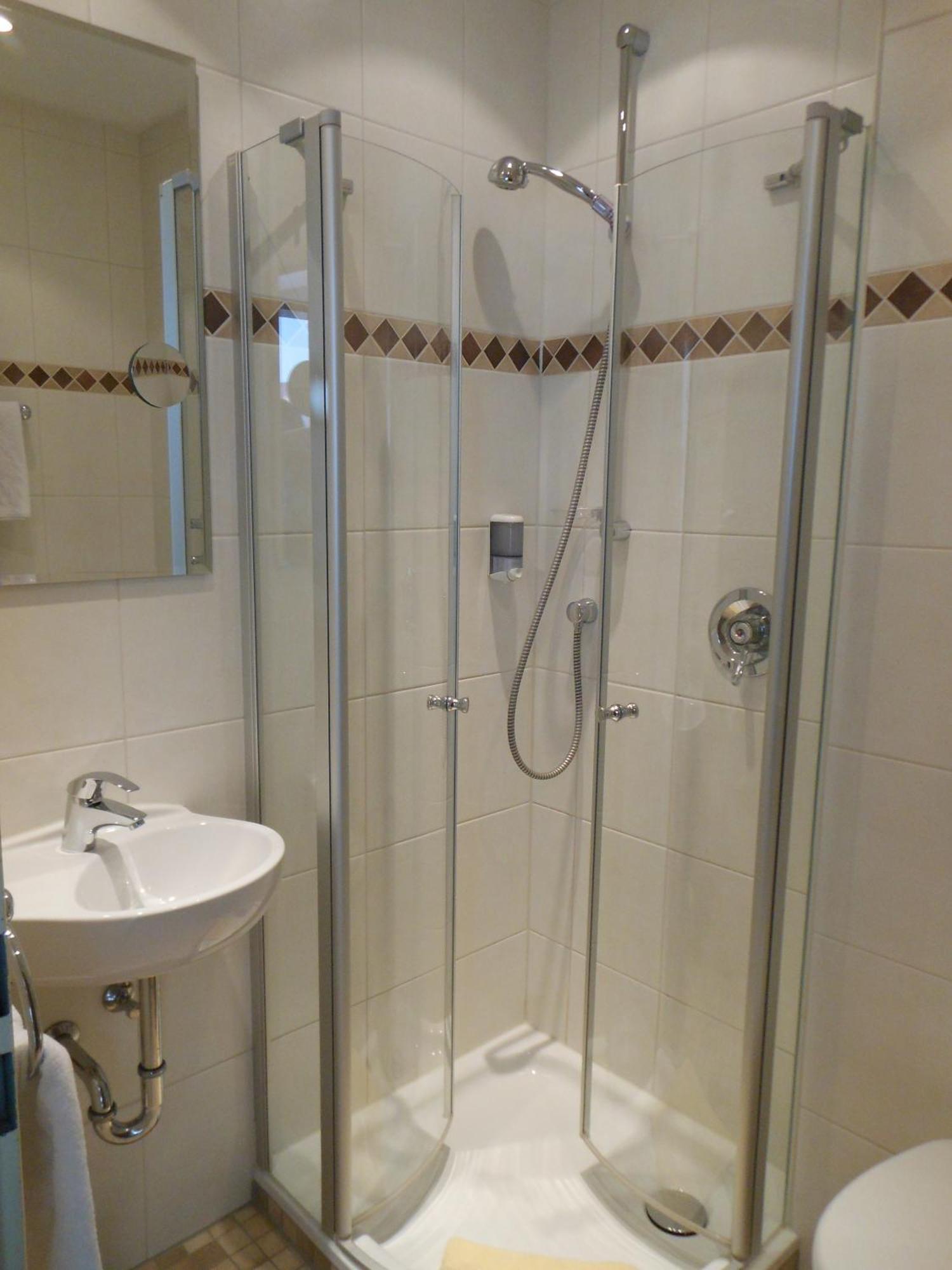 Hotel Pfeffermuehle Borchen Ngoại thất bức ảnh